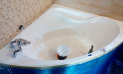 Как самостоятельно отреставрировать эмаль чугунной ванны
