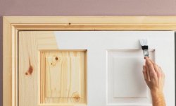 Как правильно красить деревянные межкомнатные двери в квартире
