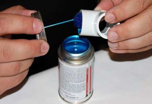 Как клеить ПВХ и ПНД трубы для водопровода и канализации ...