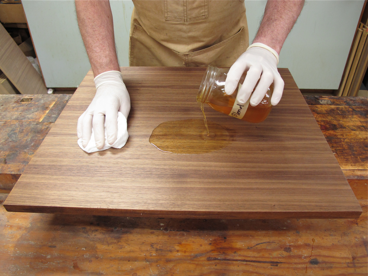 Покрытие древесины маслом
