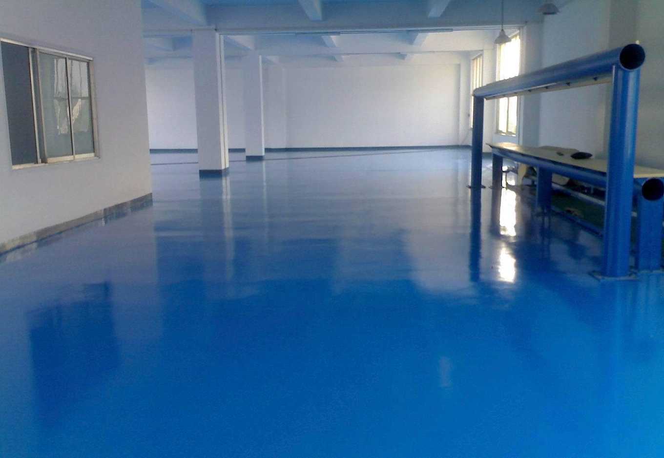 Чем покрасить бетонный пол: описание материалов