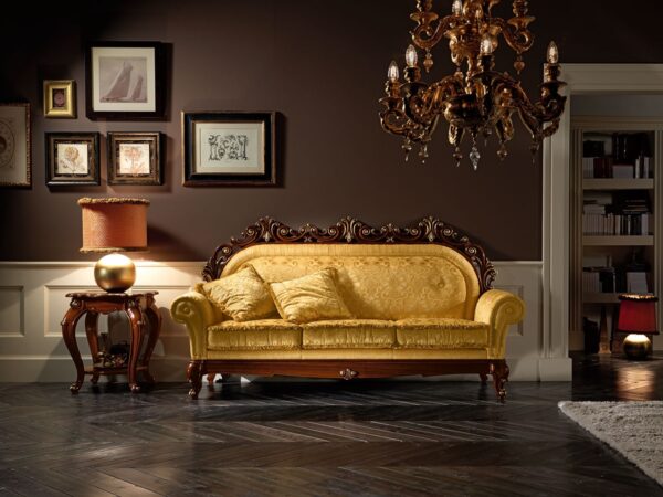 Фото золотого дивана
