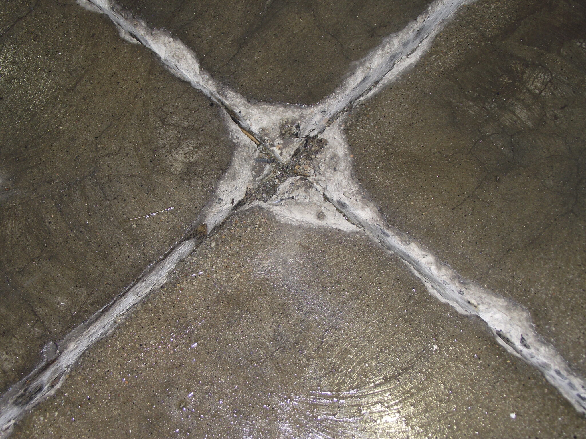 Деформационные трещины в бетоне