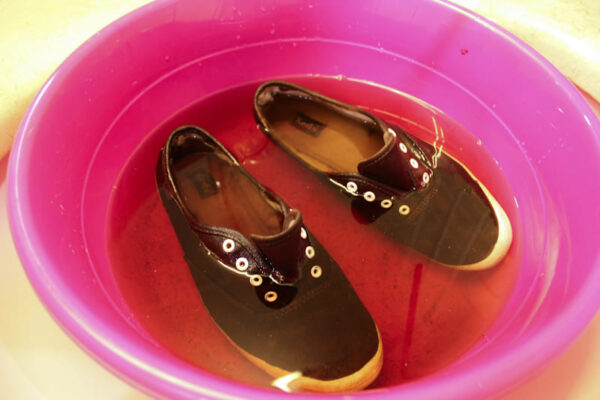 Обувь в воде